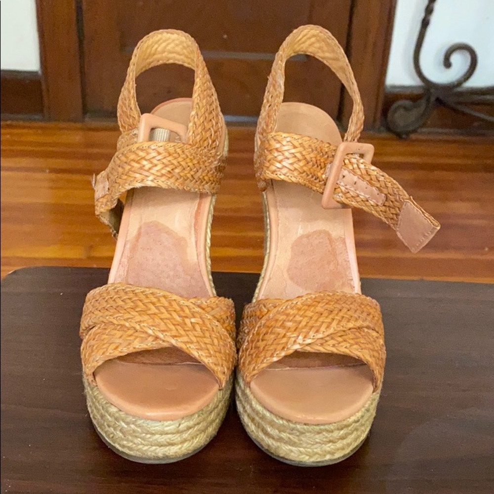 Wedge heels